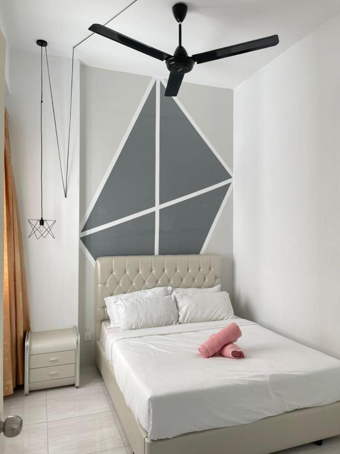 Simfoni Beliza Apartment With Roof Top Pool By Vintage Kuah Exterior photo